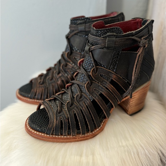 Gladiator Heels // Freebird - Picture 3 of 6